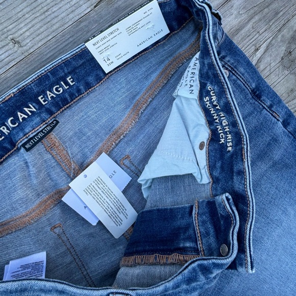 American Eagle High-Rise Skinny Kick Jeans Denim size 14 short NWT stretch - Picture 3 of 6